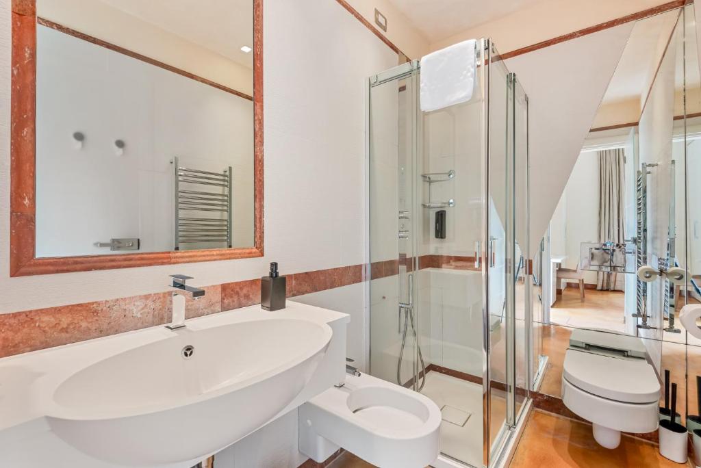 Bagno privato con doccia